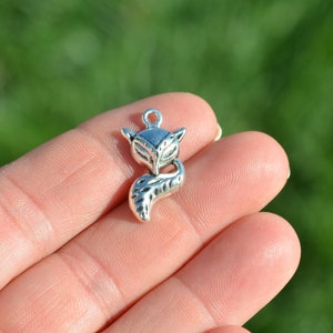 10  Fox Silver Tone Charms SC3671
