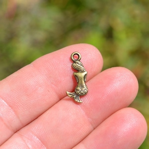 10  Mermaid Bronze Tone Charms BC2726