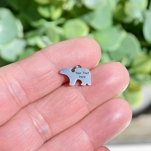 Petit charm ours personnalisé en acier inoxydable, gravé au laser, police de caractère au choix, quantité EB151E