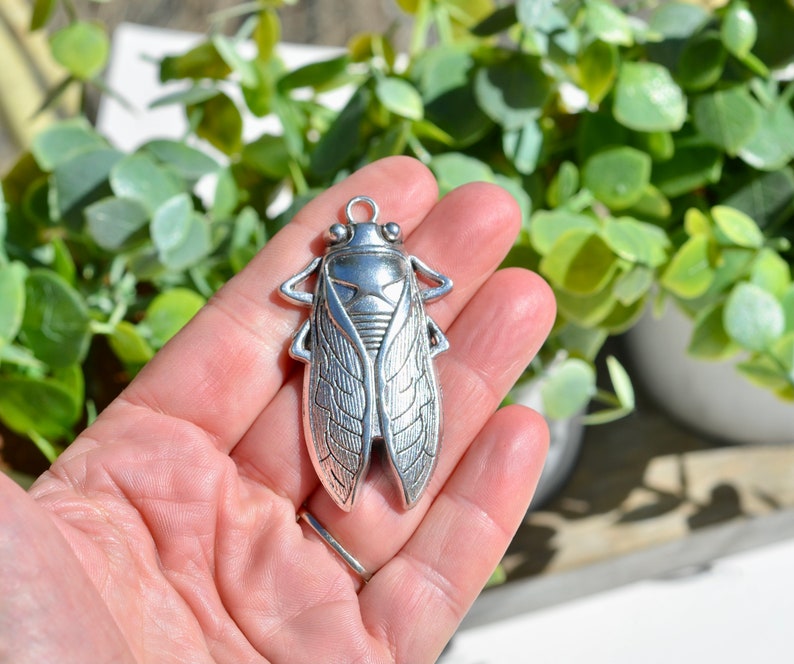 BULK 10 Cicada Sprinkhaan Grote Bug Silver Tone Charms SC6251 afbeelding 1