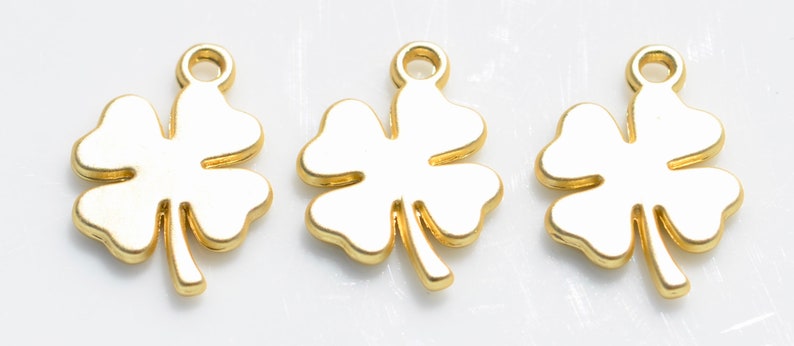 Gold Tone Charm GC5623 1 Clover 4 Leaf