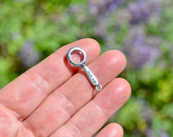 1 Magnifying Glass  Silver Tone Charm SC6965