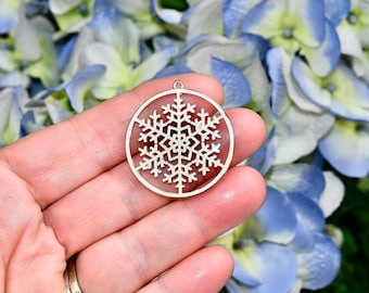 1  Winter Snowflake Silver Tone Charm SC2295