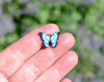 1  Blue Enamel Butterfly Gold Tone  Charm GC4147