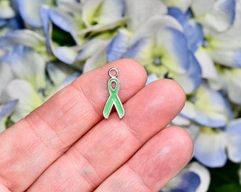 BULK 20 Green Enamel  Cancer Awareness Ribbon Charms SC5448