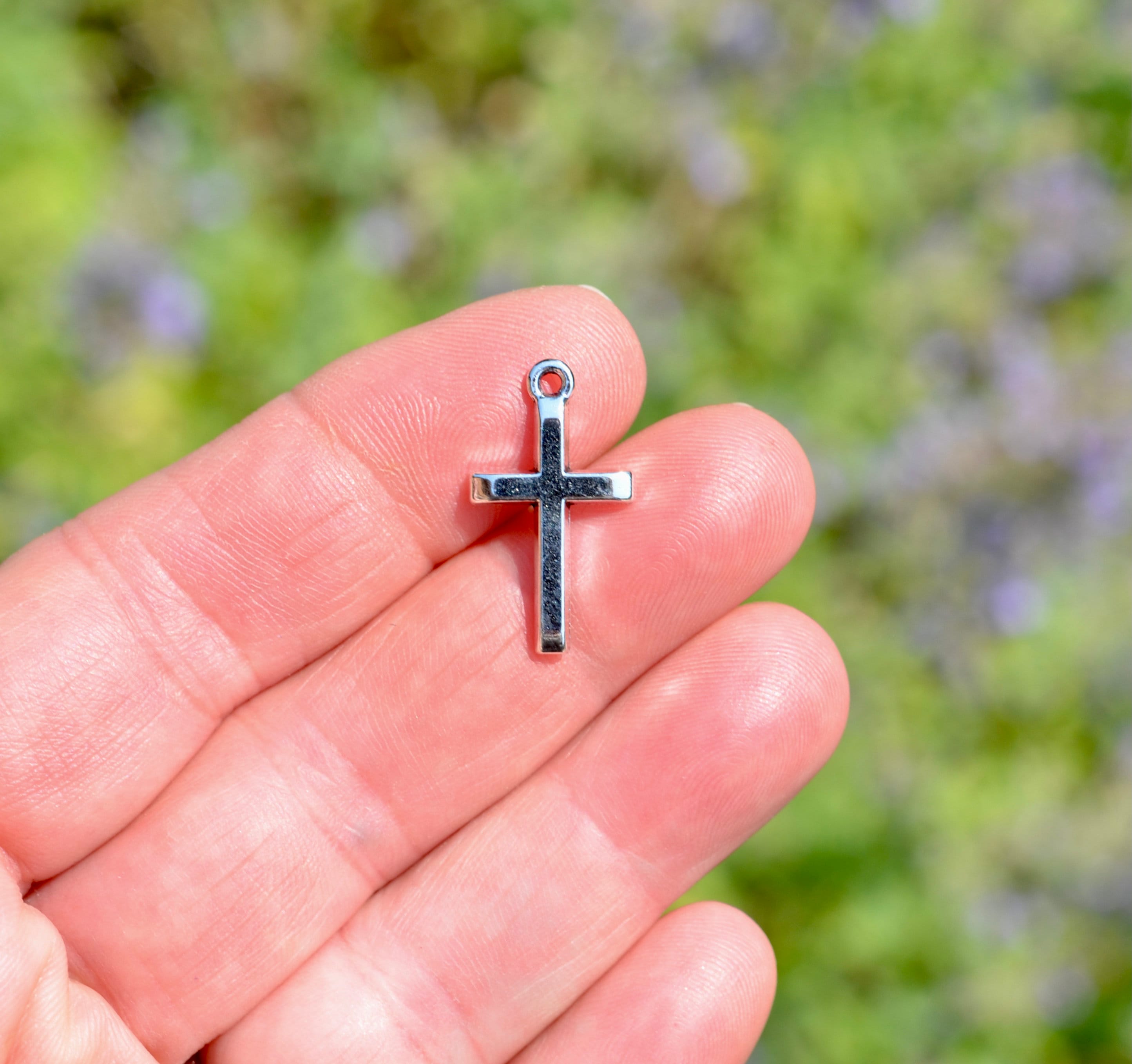 Sasylvia Wooden Cross Charm Bulk Small Cross Charm for Craft Mini Wood Cross Pendant Christian Baptism Cross Party Favor for DIY Keychain Necklace