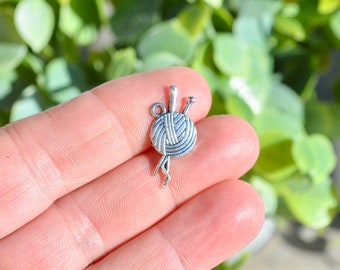 10  Ball of Yarn  Silver Tone Charms SC6711
