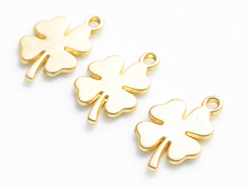 Gold Tone Charm GC5623 1 Clover 4 Leaf