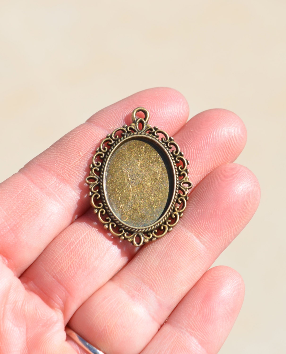 BULK 20 Oval Frame Bronze Tone Charm / Pendants BC2901 Etsy