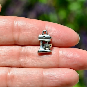 10  Kitchen Mixer Silver Tone Charms SC6416