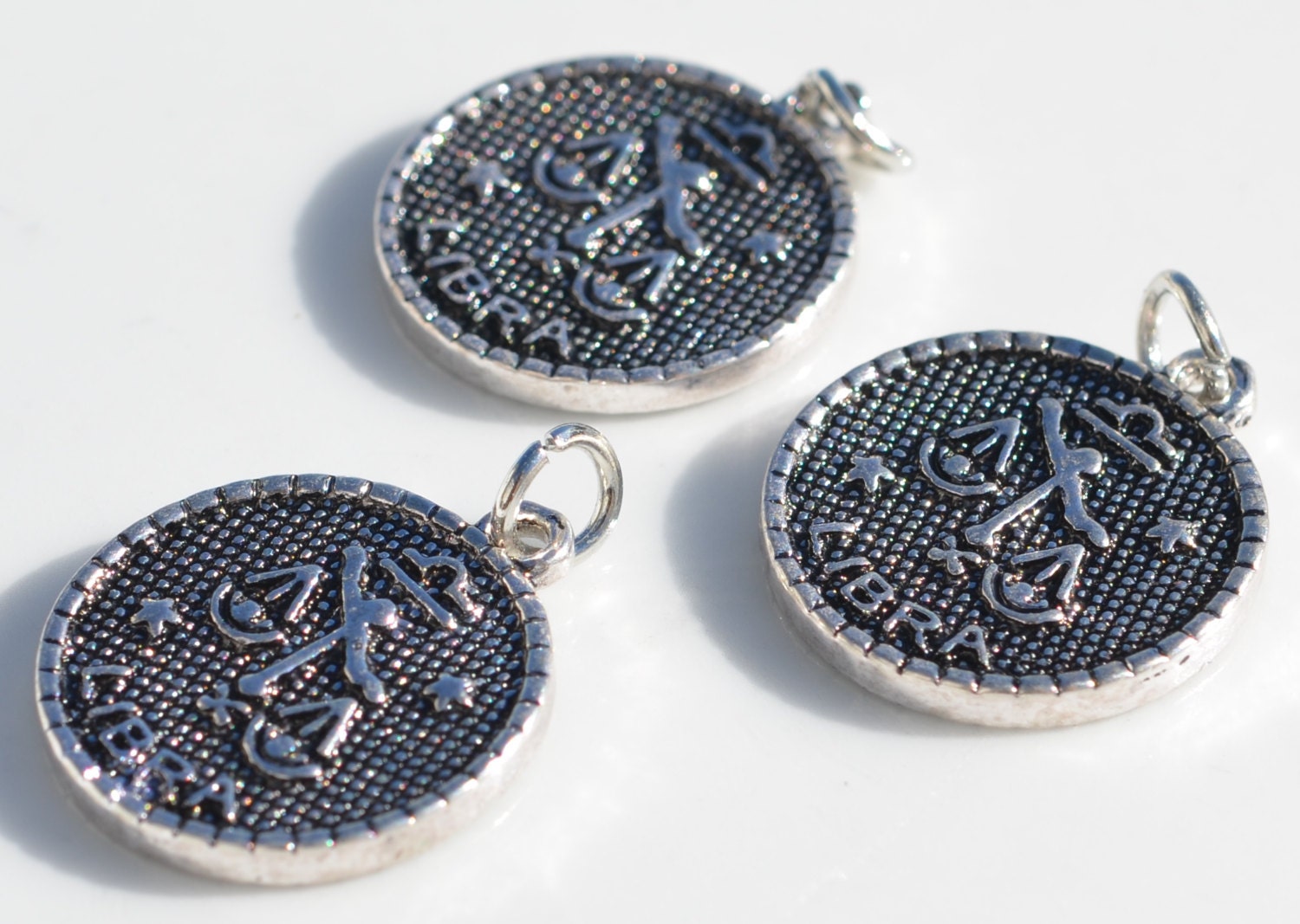LIBRAです。 1 Libra Zodiac Silver Tone Charm SC1687 - Etsy