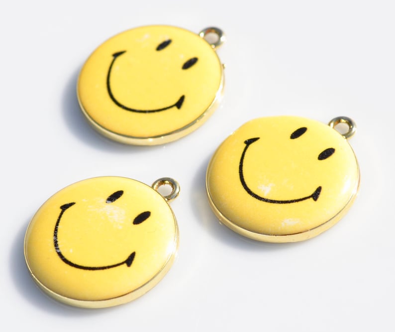 BULK 20 Smiley Face Emoji Gold Plated and Yellow Enamel Charms GC5417