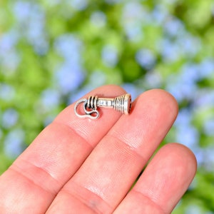 5  Flashlight Silver Tone Charms SC5300