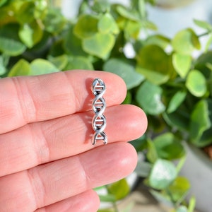 1  Double Helix DNA Silver Tone Charm SC6340