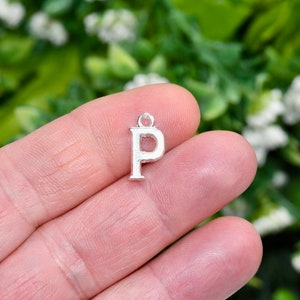 BULK 20  Letter P Bright Silver Tone Charms SC2339