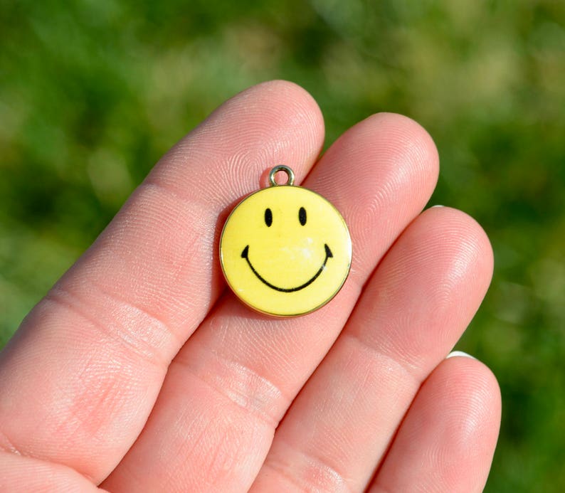 BULK 20 Smiley Face Emoji Gold Plated and Yellow Enamel Charms GC5417