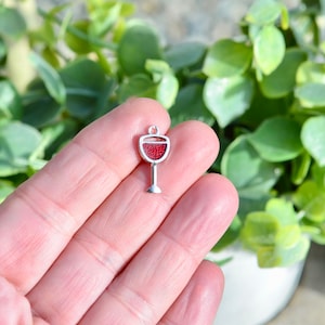 BULK 20 Red Glass of Wine Charms SC3371