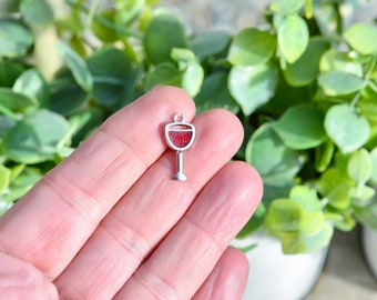 BULK 20 Red Glass of Wine Charms SC3371