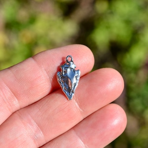 5 Arrowhead Silver Tone  Charms SC1622