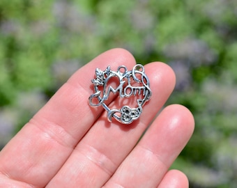 5  Mom Silver Tone  Heart Charms SC6443