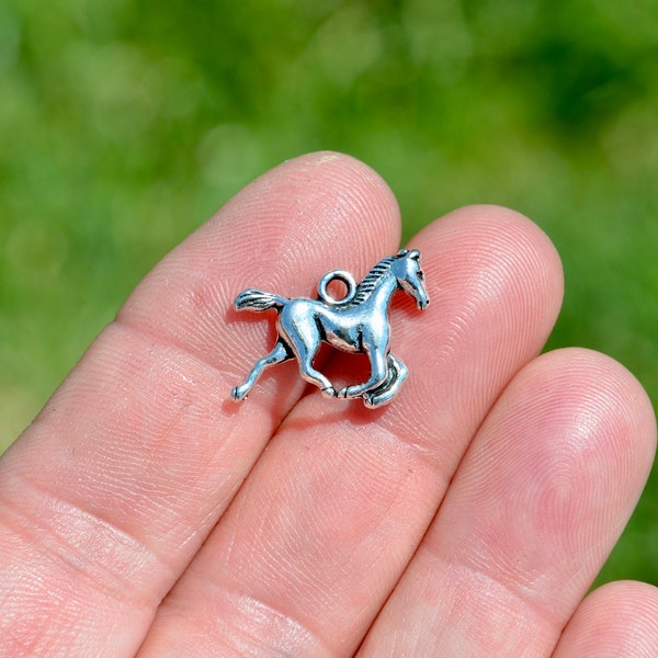 1 Horse 3D Silver Tone Charm SC3020