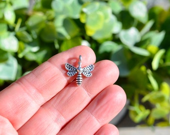 5  Dragonfly Silver Tone Charms SC5129