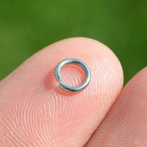 BULK 100 Stainless Steel 6mm Jump Rings  F130