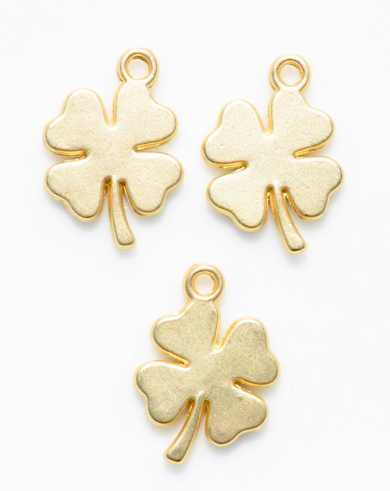 Gold Tone Charm GC5623 1 Clover 4 Leaf