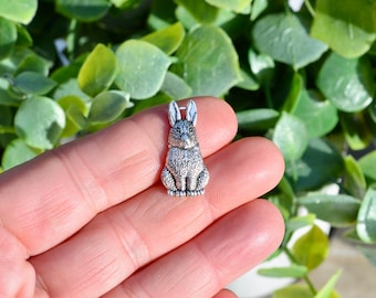 10  Bunny Rabbit Silver Tone Charms SC2047