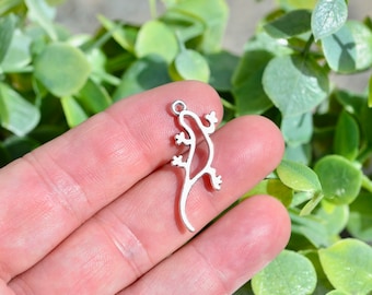 BULK 20 Gecko, Lizard Silver Tone  Charm SC2292