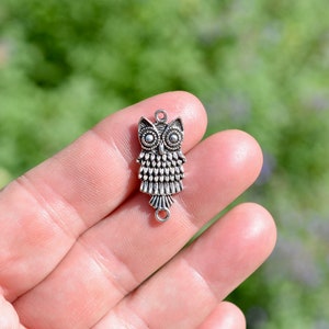 BULK 20  Owl Connector Silver Tone Charms SC3202