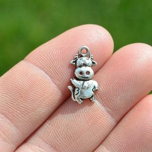10  Happy Cow Silver Tone Charms SC1811