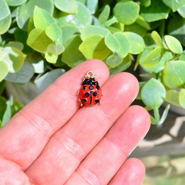 5  Red and Black Enamel Ladybug Gold Tone Charms GC3670