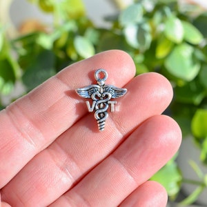 5   VT Veterinary Technician Medical Silver Tone Charms SC3454
