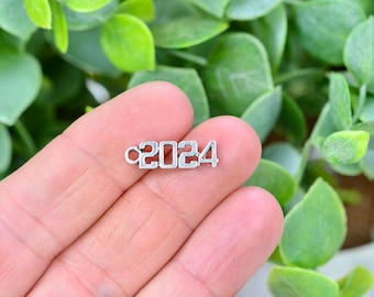 10 Year 2024 Silver Tone Charms SC3770