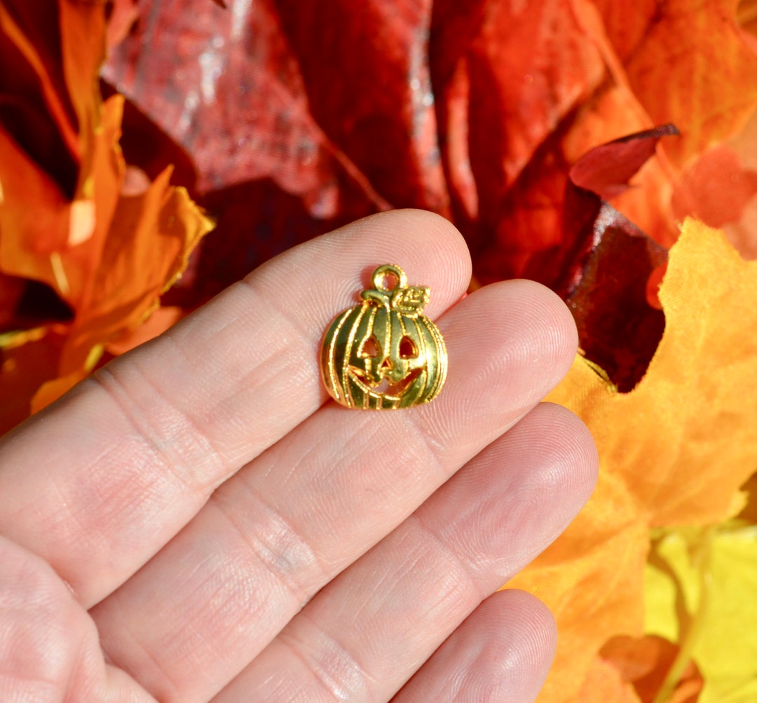 BULK 50 Pumpkin Jack O Lantern Gold Tone Halloween Charms GC5263 - Etsy