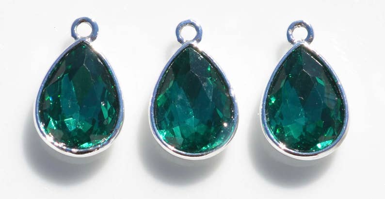 BULK 20 Green Glass Birthstone Teardrop Charms SC5043