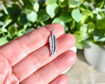 BULK 20 Indian Feather Silver Tone Charms SC6858