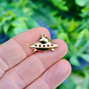 5  UFO Spaceship Gold Tone Charms GC6836