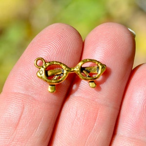 10   Eyeglasses Gold Tone  Charms GC2872