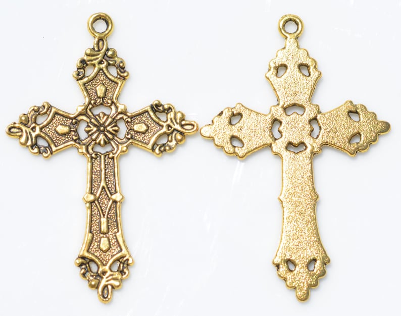 1 Large Cross Gold Tone Pendant GC3116