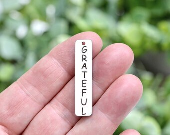 Grateful Vertical Bar Charm, Stainless Steel Minimalist Word Jewelry, Thank Your Gift Pendant CC835