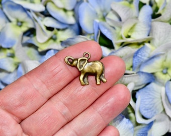 1 Elephant Bronze Tone Charm BC3803