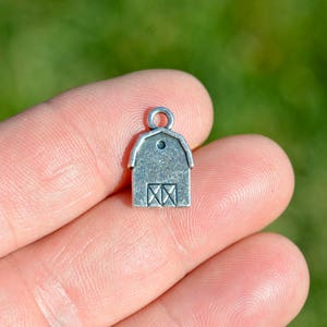 5  Barn Silver Tone Charms SC5427