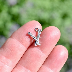10  Pruning Shear Silver Tone Charms SC1318