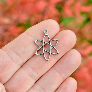 BULK 20  Gunmetal Molecule   Charms SC5030