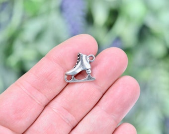 3D LOVELY SILVER & BLACK ICE SKATE BOOT CLIP ON CHARM SILVER PLATE 3D LOVELY SILVER & BLACK ICE SKATE BOOT CLIP ON CHARM SILVER PLATE