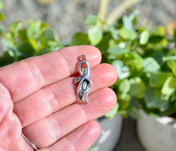 Lily flower charm sale