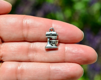 BULK 50 Kitchen Mixer Silver Tone Charms SC6416