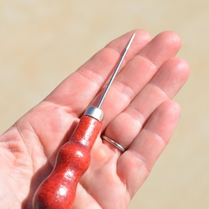 1 Wood Handle Beading Awl TL108
